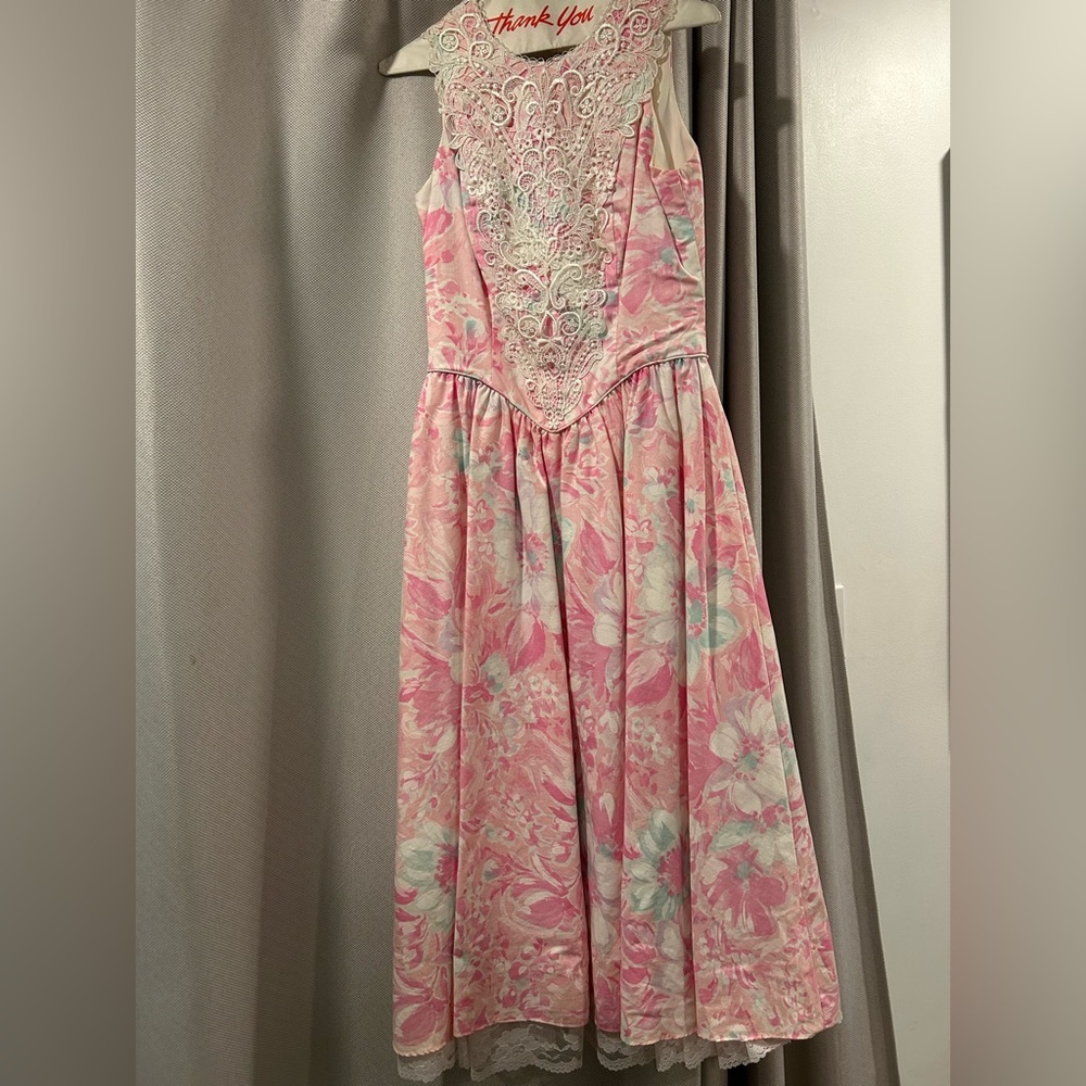 Floral Pink women’s Dress- worn as bridesmaid dress. Hits below the knee. Lacey